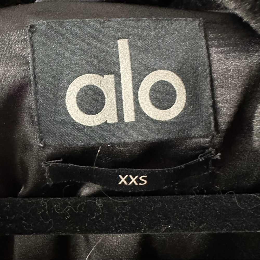 ALO Yoga Black Knockout Faux Fur Jacket Coat SZ XXS - Picture 7 of 11